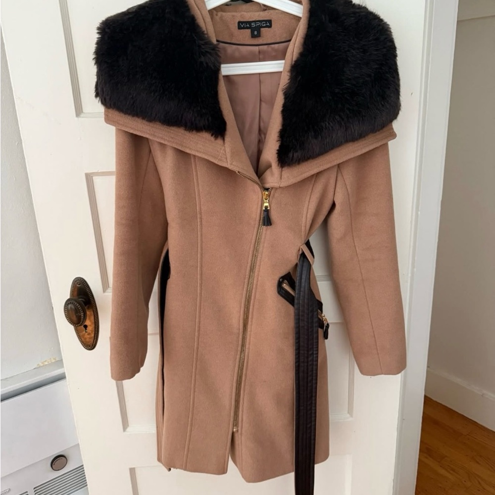 Via Spiga Women's Camel Trench Coat with Black Faux Fur Collar
